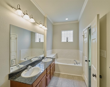 2726 Misty Heath Ln Lane - Photo Thumbnail 16