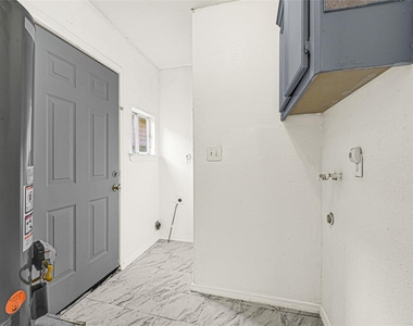 14336 Victoria Street - Photo Thumbnail 11