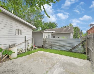 14336 Victoria Street - Photo Thumbnail 3