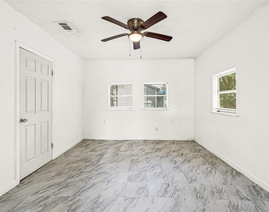 14336 Victoria Street - Photo Thumbnail 12