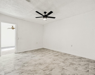 14336 Victoria Street - Photo Thumbnail 15
