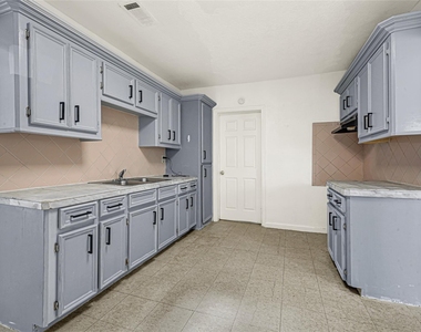 14336 Victoria Street - Photo Thumbnail 8