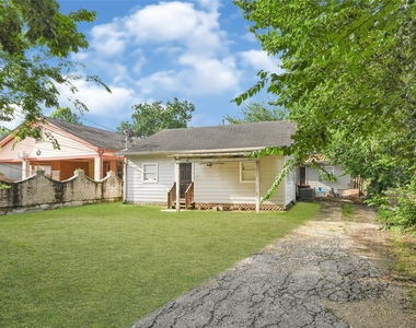 14336 Victoria Street - Photo Thumbnail 2