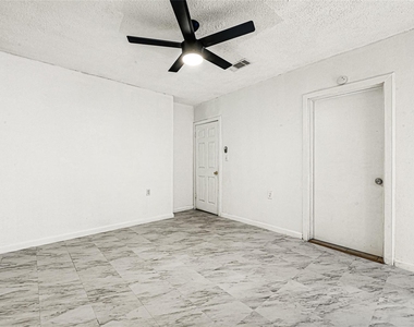 14336 Victoria Street - Photo Thumbnail 16