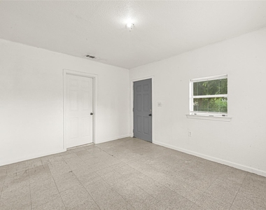 14336 Victoria Street - Photo Thumbnail 7