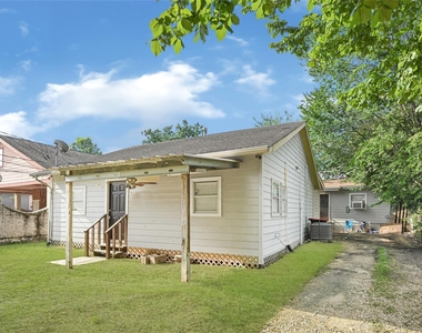 14336 Victoria Street - Photo Thumbnail 5