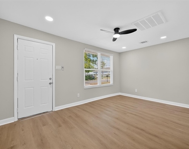 889 Chas Lane - Photo Thumbnail 3