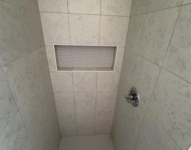 2205 Highland Crossing Drive - Photo Thumbnail 11