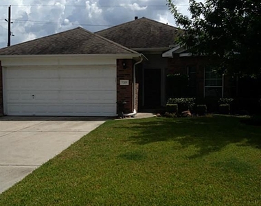 2205 Highland Crossing Drive - Photo Thumbnail 2