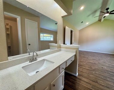 9831 Shell Rock Road - Photo Thumbnail 23