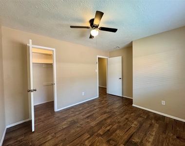 9831 Shell Rock Road - Photo Thumbnail 27