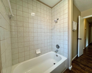 9831 Shell Rock Road - Photo Thumbnail 25