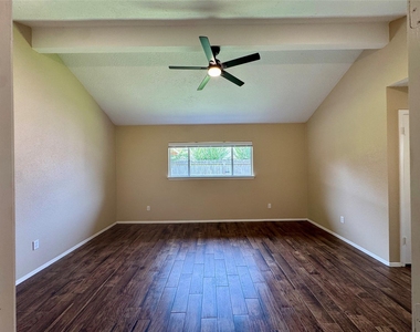 9831 Shell Rock Road - Photo Thumbnail 18