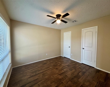 9831 Shell Rock Road - Photo Thumbnail 30