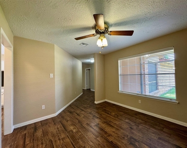 9831 Shell Rock Road - Photo Thumbnail 16