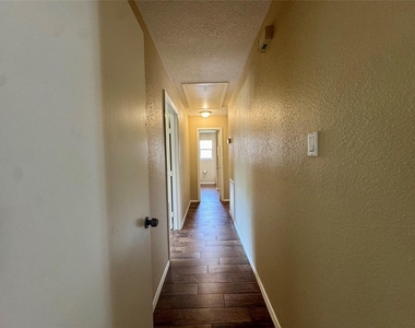 9831 Shell Rock Road - Photo Thumbnail 17