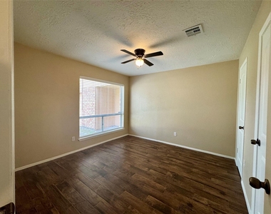 9831 Shell Rock Road - Photo Thumbnail 28