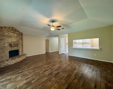9831 Shell Rock Road - Photo Thumbnail 7