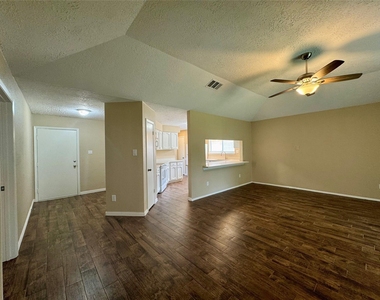 9831 Shell Rock Road - Photo Thumbnail 6
