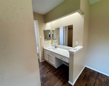 9831 Shell Rock Road - Photo Thumbnail 20