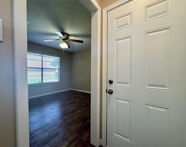 9831 Shell Rock Road - Photo Thumbnail 14