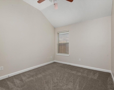 1906 Sonoma Breeze Drive - Photo Thumbnail 28