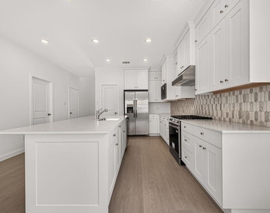 25714 Sapphire Cove Street - Photo Thumbnail 15
