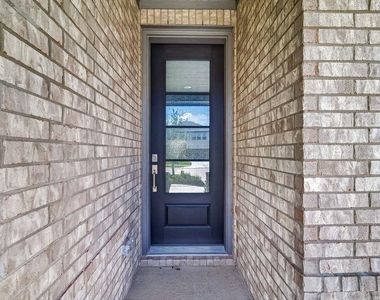 25714 Sapphire Cove Street - Photo Thumbnail 6