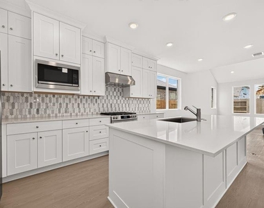 25714 Sapphire Cove Street - Photo Thumbnail 14