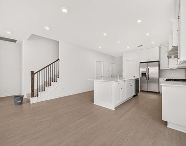 25714 Sapphire Cove Street - Photo Thumbnail 9