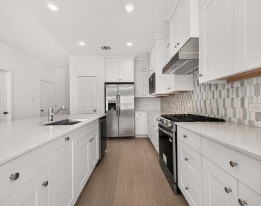 25714 Sapphire Cove Street - Photo Thumbnail 13
