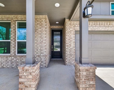 25714 Sapphire Cove Street - Photo Thumbnail 5