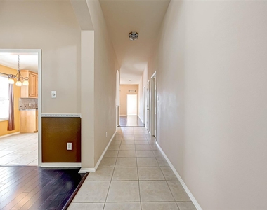 3403 Sparta Drive - Photo Thumbnail 8