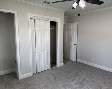 1318 Sulphur Street - Photo Thumbnail 7