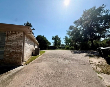 7315 Housman Street - Photo Thumbnail 34