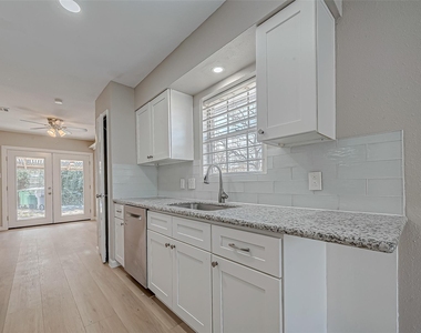 7315 Housman Street - Photo Thumbnail 7