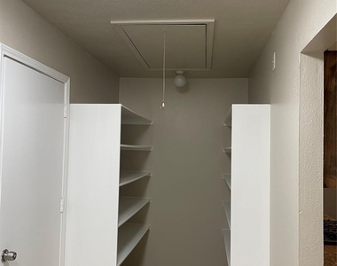 9311 Parkmore Drive Drive - Photo Thumbnail 2