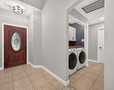 1810 Ashton Village Drive - Photo Thumbnail 6