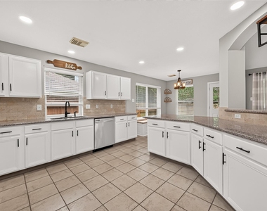 1810 Ashton Village Drive - Photo Thumbnail 10