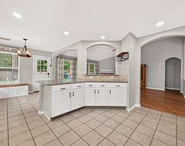 1810 Ashton Village Drive - Photo Thumbnail 11