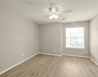 171 N Burberry Park Circle - Photo Thumbnail 27