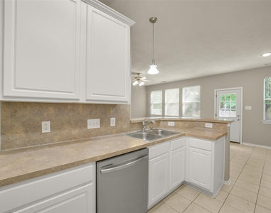 171 N Burberry Park Circle - Photo Thumbnail 9
