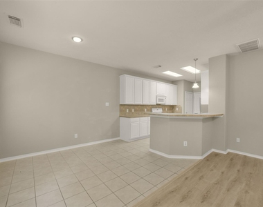 171 N Burberry Park Circle - Photo Thumbnail 15