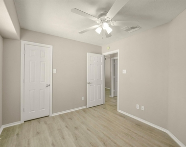 171 N Burberry Park Circle - Photo Thumbnail 25