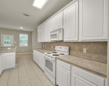 171 N Burberry Park Circle - Photo Thumbnail 12