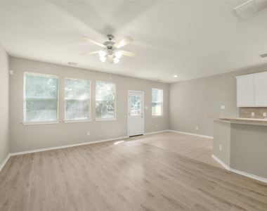 171 N Burberry Park Circle - Photo Thumbnail 3