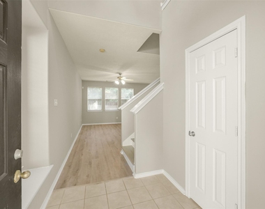 171 N Burberry Park Circle - Photo Thumbnail 2