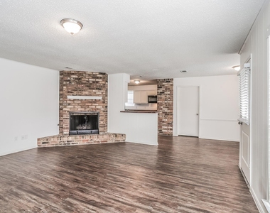 26218 Maplewood Drive - Photo Thumbnail 7