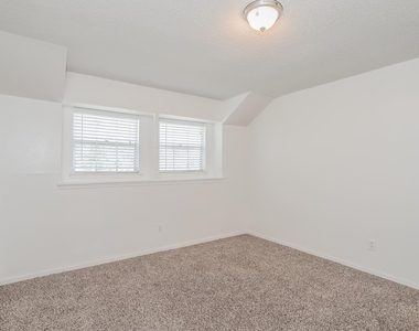 26218 Maplewood Drive - Photo Thumbnail 9