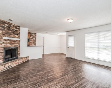 26218 Maplewood Drive - Photo Thumbnail 6